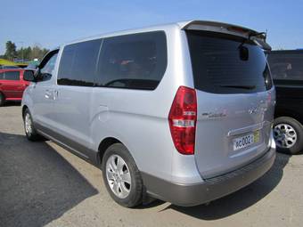 2010 Hyundai Grand Starex Pictures
