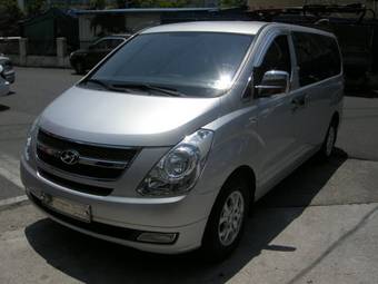 2010 Hyundai Grand Starex Photos