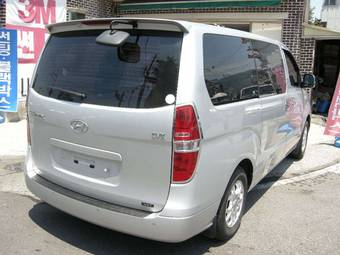 2010 Hyundai Grand Starex Photos