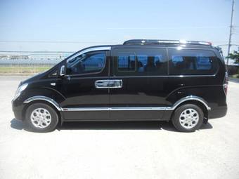 2010 Hyundai Grand Starex Photos