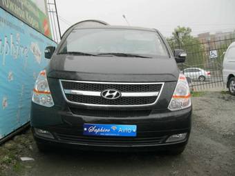 2010 Hyundai Grand Starex Pictures