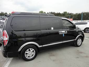 2010 Hyundai Grand Starex Photos