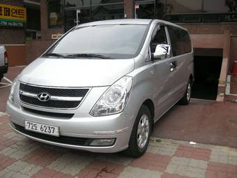 2010 Hyundai Grand Starex Photos