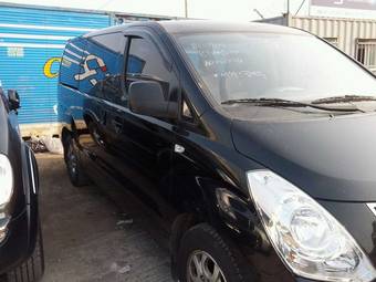 2010 Hyundai Grand Starex Pictures