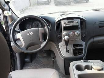 2010 Hyundai Grand Starex Wallpapers