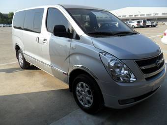 2010 Hyundai Grand Starex Photos