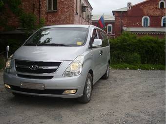 2010 Hyundai Grand Starex Pictures