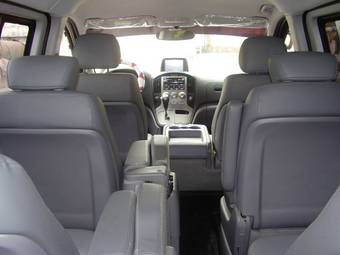 2010 Hyundai Grand Starex Images