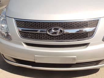 2010 Hyundai Grand Starex Photos