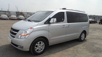 2010 Hyundai Grand Starex Photos