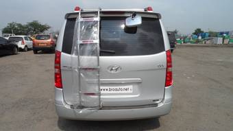 2010 Hyundai Grand Starex Photos