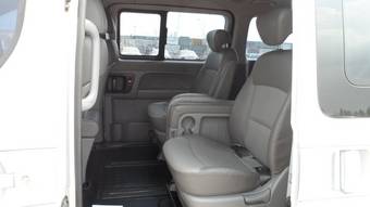 2010 Hyundai Grand Starex Pictures