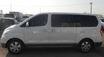 2011 Hyundai Grand Starex Photos