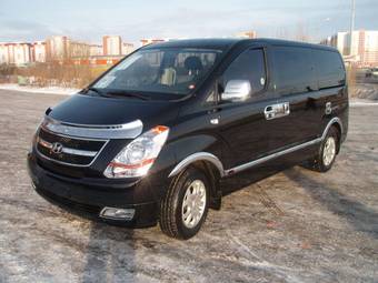 2011 Hyundai Grand Starex Pictures
