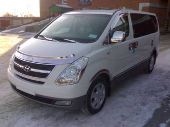 2011 Hyundai Grand Starex Pictures