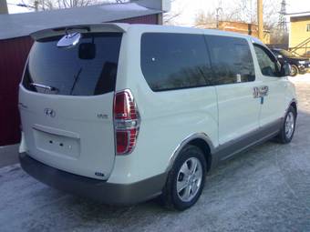 2011 Hyundai Grand Starex Photos