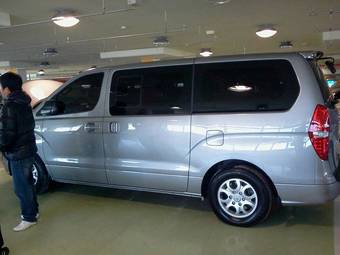 2011 Hyundai Grand Starex Photos