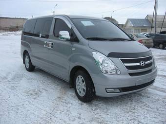 2011 Hyundai Grand Starex Photos