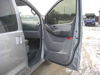 2011 Hyundai Grand Starex Wallpapers