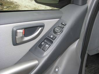 2011 Hyundai Grand Starex Pics