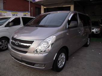 2011 Hyundai Grand Starex Pics