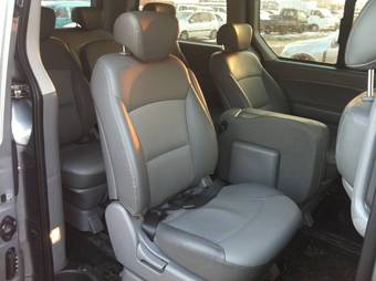 2011 Hyundai Grand Starex Photos
