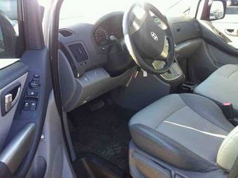 2011 Hyundai Grand Starex Pictures