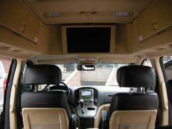 2011 Hyundai Grand Starex Pictures