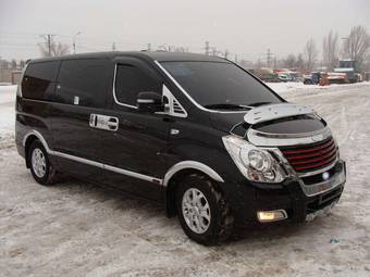 2011 Hyundai Grand Starex Pics