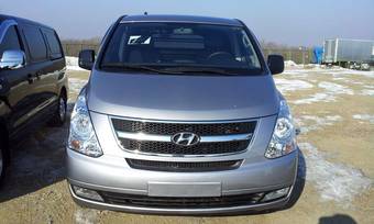 2011 Hyundai Grand Starex Pics