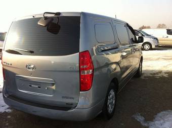 2011 Hyundai Grand Starex Pictures