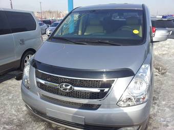 2011 Hyundai Grand Starex Photos