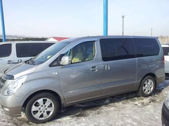 2011 Hyundai Grand Starex Pictures