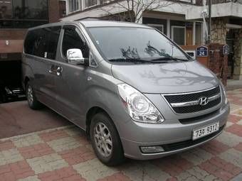 2011 Hyundai Grand Starex Photos