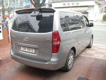 2011 Hyundai Grand Starex Pictures