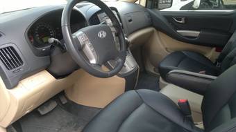 2011 Hyundai Grand Starex Pictures