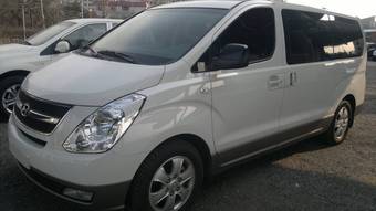 2011 Hyundai Grand Starex Pictures