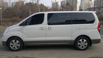 2011 Hyundai Grand Starex Pics