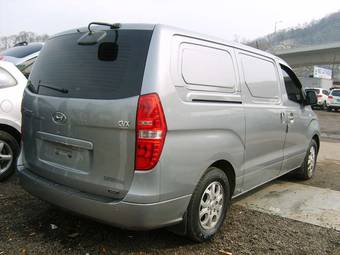 2011 Hyundai Grand Starex Photos