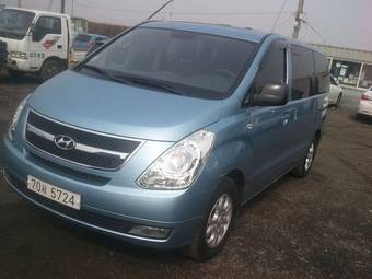 2011 Hyundai Grand Starex Photos