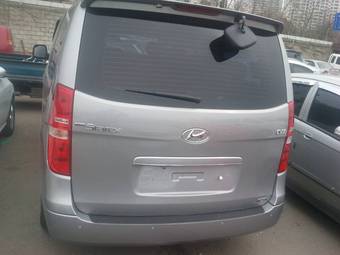 2011 Hyundai Grand Starex Pics