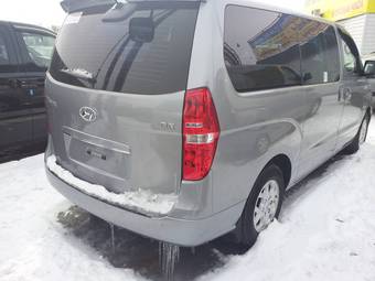 2011 Hyundai Grand Starex Pictures