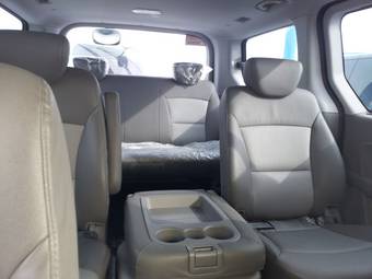 2011 Hyundai Grand Starex Photos