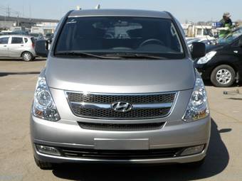 2011 Hyundai Grand Starex Pictures