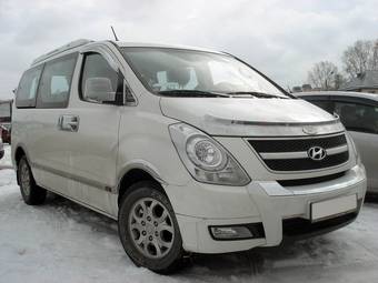 2011 Hyundai Grand Starex Photos