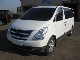 2011 Hyundai Grand Starex Photos