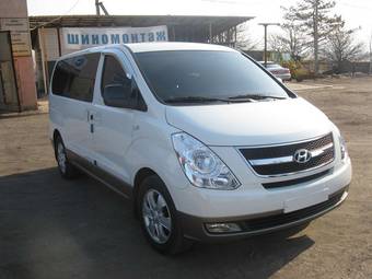 2011 Hyundai Grand Starex Photos