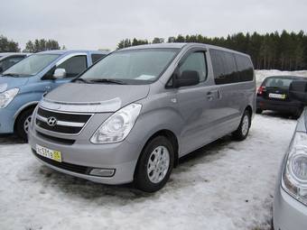 2011 Hyundai Grand Starex Pictures