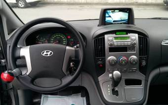 2011 Hyundai Grand Starex Pictures