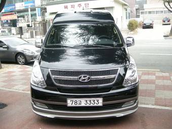 2011 Hyundai Grand Starex Pictures